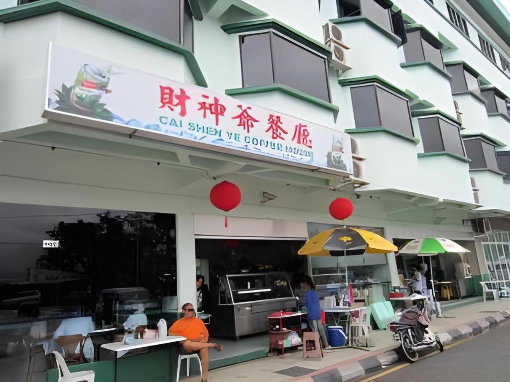 Hotel Hung Hung Kuching Exterior photo