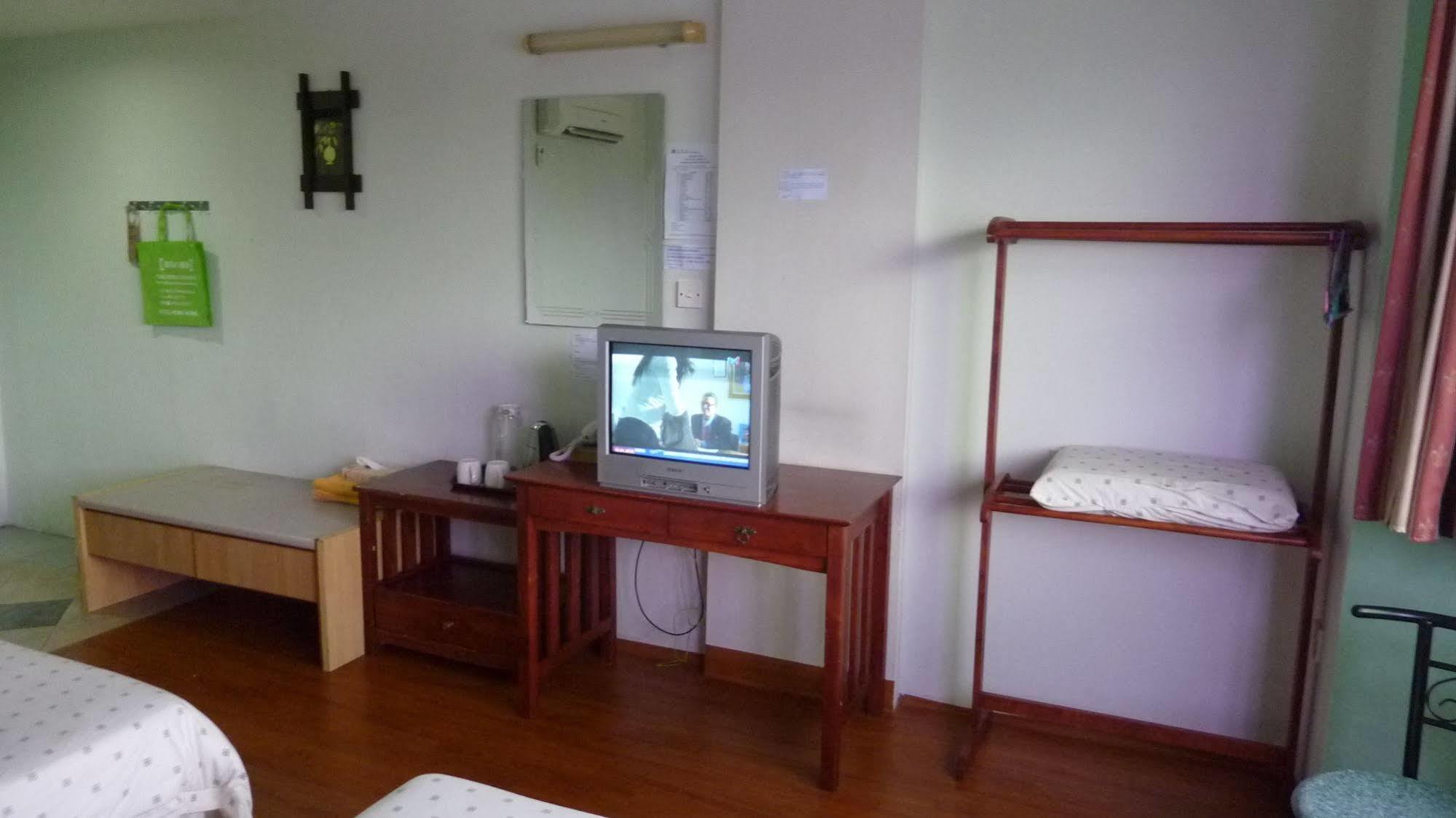 Hotel Hung Hung Kuching Exterior photo